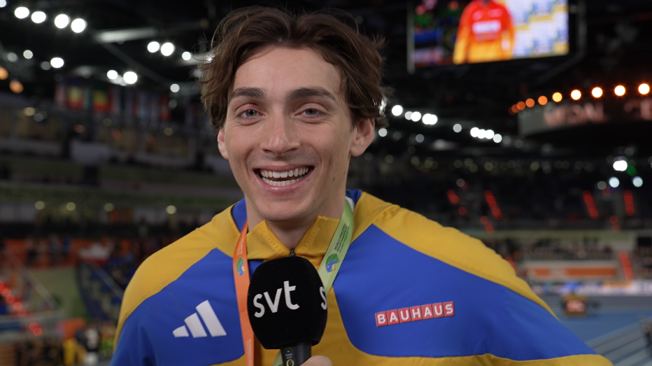 Armand Duplantis interviewed after competition